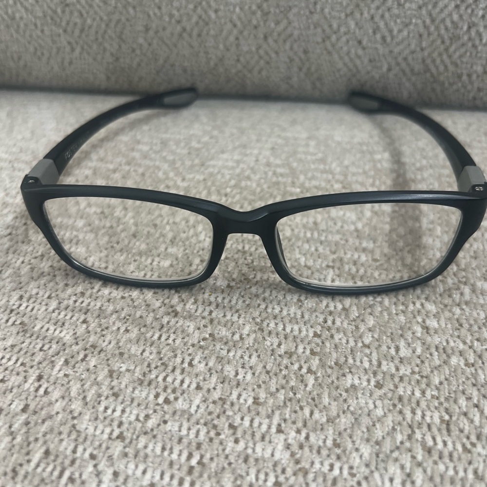 Stylish Black Eyeglasses Foster Grant lightweight frames